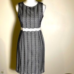 Ivanka Trump Scalloped Lace Dress Size 2